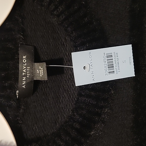 ❤️ NWT! ANN TAYLOR FUZZY STRIPE WOOL BLEND CREW NECK SWEATER, SP (SMALL PETITE) - Picture 2 of 6